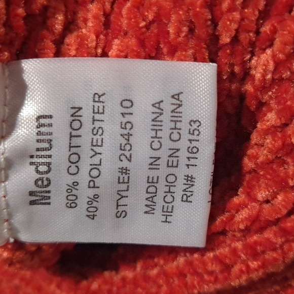 Warm and Cozy Lifestyle by Poof - Sweater Size Medium - Picture 6 of 7